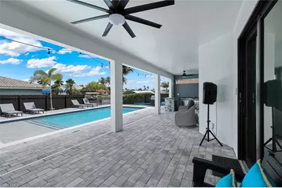 2419 Country Club Blvd, Cape Coral, FL 33990 - Photo 19