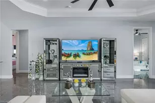 2419 Country Club Blvd, Cape Coral, FL 33990 - Photo 5