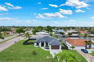 2419 Country Club Blvd, Cape Coral, FL 33990 - Photo 39