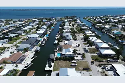 2480 Sycamore St, Saint James City, FL 33956 - Photo 9