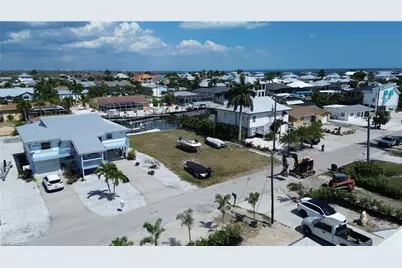 2480 Sycamore St, Saint James City, FL 33956 - Photo 11