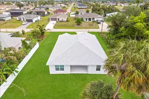 1426 NE 34th St, Cape Coral, FL 33909 - Photo 33