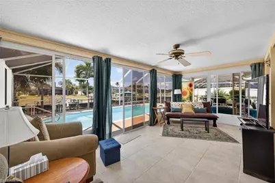 1314 Shelby Pkwy, Cape Coral, FL 33904 - Photo 15