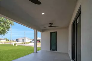 1201 NE 12th Pl, Cape Coral, FL 33909 - Photo 21