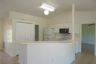 135 SE 29th St, Cape Coral, FL 33904 - Photo 5