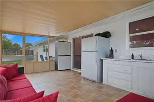 8641 NW 8th St, Pembroke Pines, FL 33024 - Photo 19