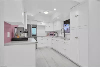 8641 NW 8th St, Pembroke Pines, FL 33024 - Photo 5