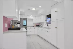8641 NW 8th St, Pembroke Pines, FL 33024 - Photo 5