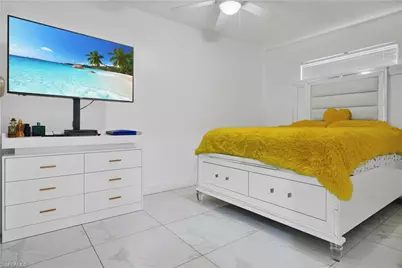 8641 NW 8th St, Pembroke Pines, FL 33024 - Photo 13