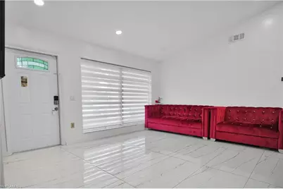 8641 NW 8th St, Pembroke Pines, FL 33024 - Photo 9