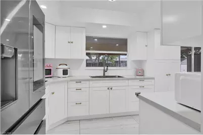 8641 NW 8th St, Pembroke Pines, FL 33024 - Photo 7