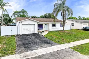 8641 NW 8th St, Pembroke Pines, FL 33024 - Photo 3