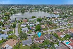 8641 NW 8th St, Pembroke Pines, FL 33024 - Photo 23