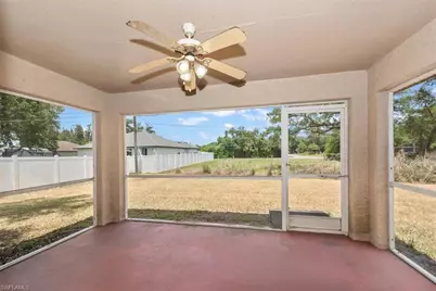 6211 Castlewood Cir, Fort Myers, FL 33905 - Photo 5