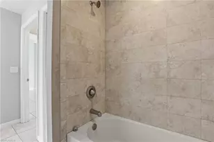 2812 NE 2nd Pl, Cape Coral, FL 33909 - Photo 29