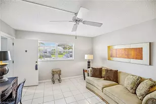 1514 Edgewater Cir, Fort Myers, FL 33919 - Photo 5
