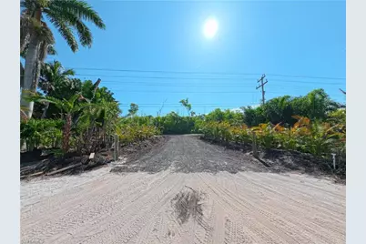 11851 Stringfellow Rd, Bokeelia, FL 33922 - Photo 15