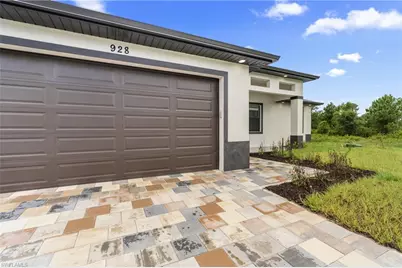 928 Milwaukee Blvd, Lehigh Acres, FL 33974 - Photo 3