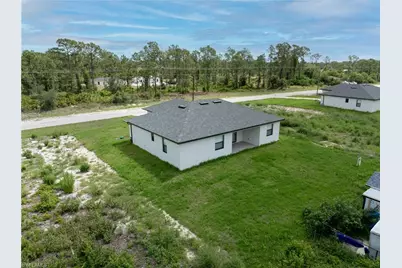 928 Milwaukee Blvd, Lehigh Acres, FL 33974 - Photo 33