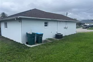 1306 SW 11th St, Cape Coral, FL 33991 - Photo 11