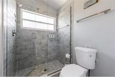 516 SE 8th Pl, Cape Coral, FL 33990 - Photo 21