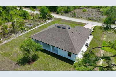 1019 Henry Ave, Lehigh Acres, FL 33972 - Photo 49