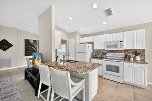 10082 Oakhurst Way, Fort Myers, FL 33913 - Photo 11