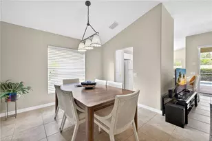 10082 Oakhurst Way, Fort Myers, FL 33913 - Photo 9
