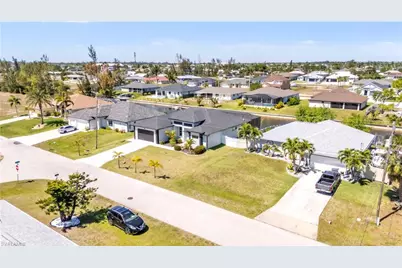 325 SW 21st Ln, Cape Coral, FL 33991 - Photo 25