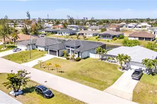 325 SW 21st Ln, Cape Coral, FL 33991 - Photo 25