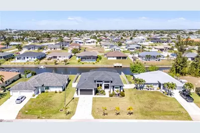 325 SW 21st Ln, Cape Coral, FL 33991 - Photo 23