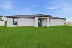 2201 NE 10th Pl, Cape Coral, FL 33909 - Photo 31