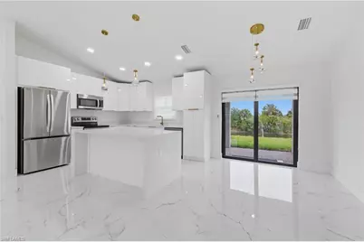 2201 NE 10th Pl, Cape Coral, FL 33909 - Photo 5