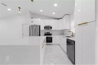 924 NE 20th St, Cape Coral, FL 33909 - Photo 11