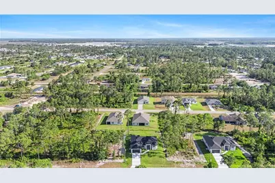 722 Phelps St E, Lehigh Acres, FL 33974 - Photo 29