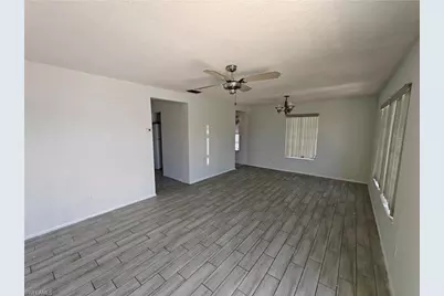 26 Temple Ct, Lehigh Acres, FL 33936 - Photo 5