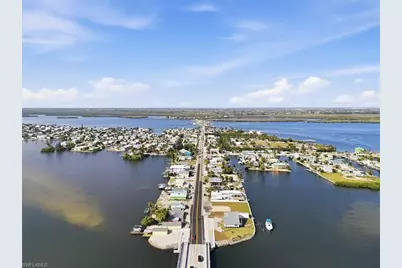 105 SW 36th Pl, Cape Coral, FL 33991 - Photo 27