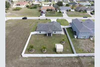 402 NW 18th Ter, Cape Coral, FL 33993 - Photo 5