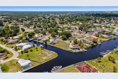2085 E Tobago Cir, Fort Myers, FL 33905 - Photo 31