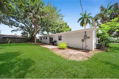 2085 E Tobago Cir, Fort Myers, FL 33905 - Photo 25