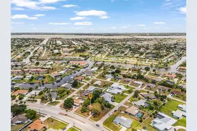 4033 Country Club Blvd, Cape Coral, FL 33904 - Photo 27