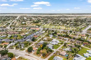 4033 Country Club Blvd, Cape Coral, FL 33904 - Photo 27