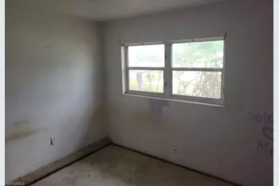1270 Pinecrest St, North Fort Myers, FL 33903 - Photo 9
