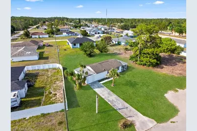 2253 10th Ct, Lehigh Acres, FL 33936 - Photo 7