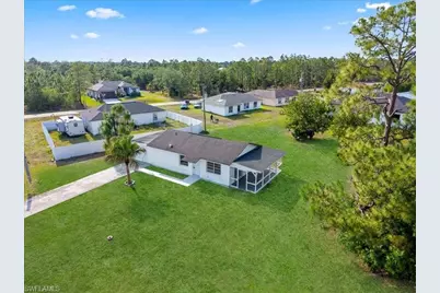 2253 10th Ct, Lehigh Acres, FL 33936 - Photo 31