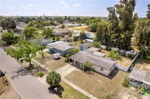 915 Hibiscus Ln, North Fort Myers, FL 33903 - Photo 7
