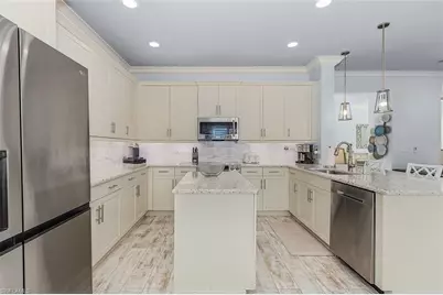 13528 Mandarin Cir, Naples, FL 34109 - Photo 17