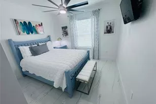 317 SW 26th Ave, Cape Coral, FL 33991 - Photo 9