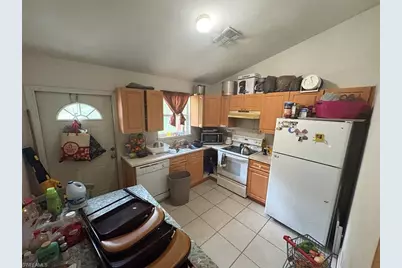3123 Pine Tree Dr, Naples, FL 34112 - Photo 7