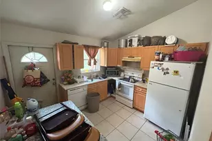 3123 Pine Tree Dr, Naples, FL 34112 - Photo 7